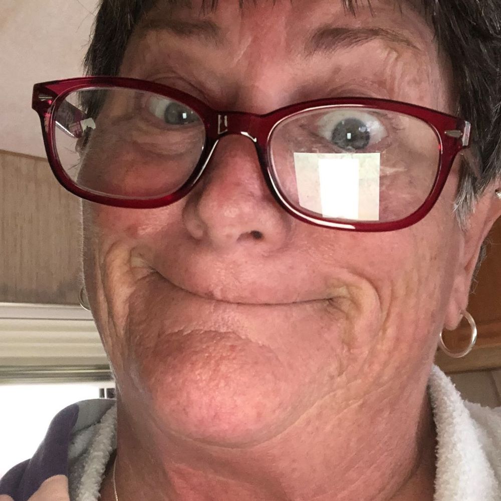 Meet your Posher, Carla